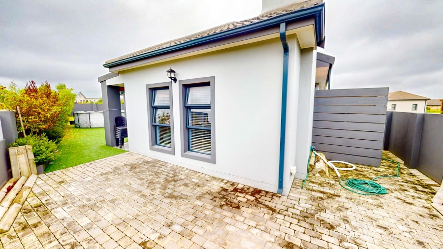 4 Bedroom Property for Sale in Blue Mountain Village Western Cape